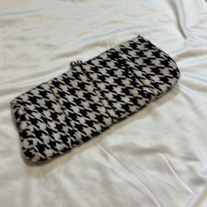 Express checked clutch